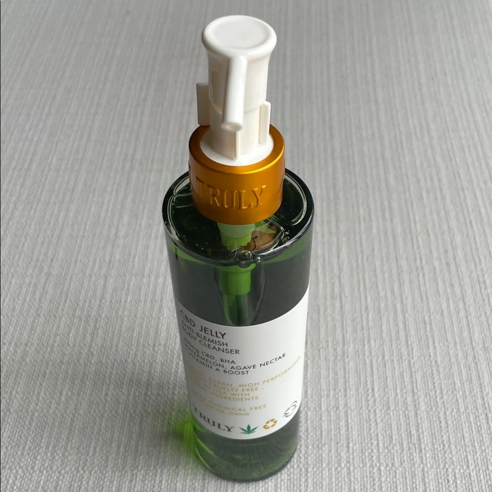 TRULY Anti-Blemish BODY Cleanser full sized